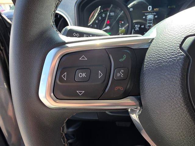 Used 2025 Jeep Wrangler Unlimited Sahara AWD/4WD image 29