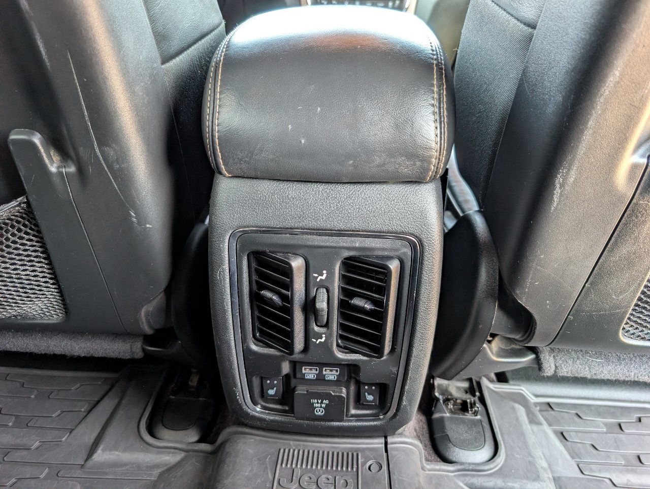 Used 2017 Jeep Grand Cherokee Overland w/ Jeep Active Safety Group RWD image 7