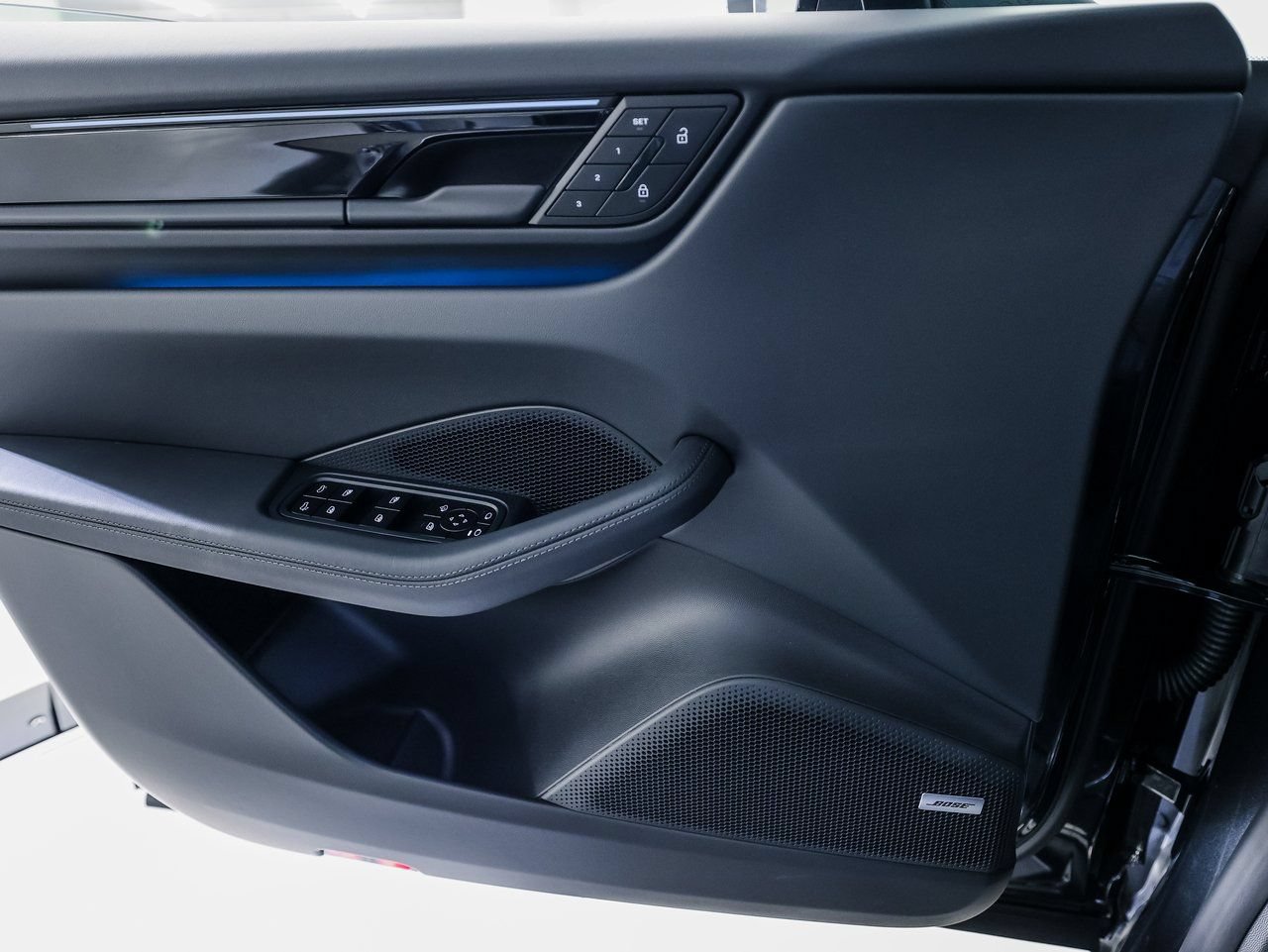 New 2026 Porsche Macan Electric RWD image 25
