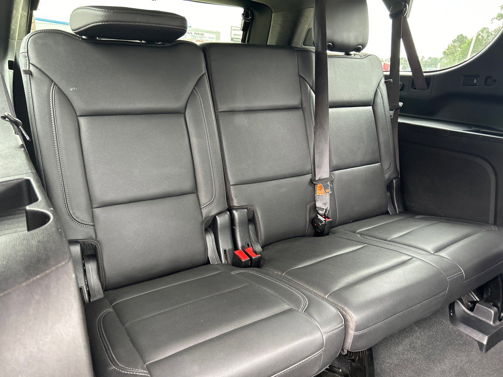 Used 2021 Chevrolet Suburban Z71 w/ Z71 Off-Road Package AWD/4WD image 21