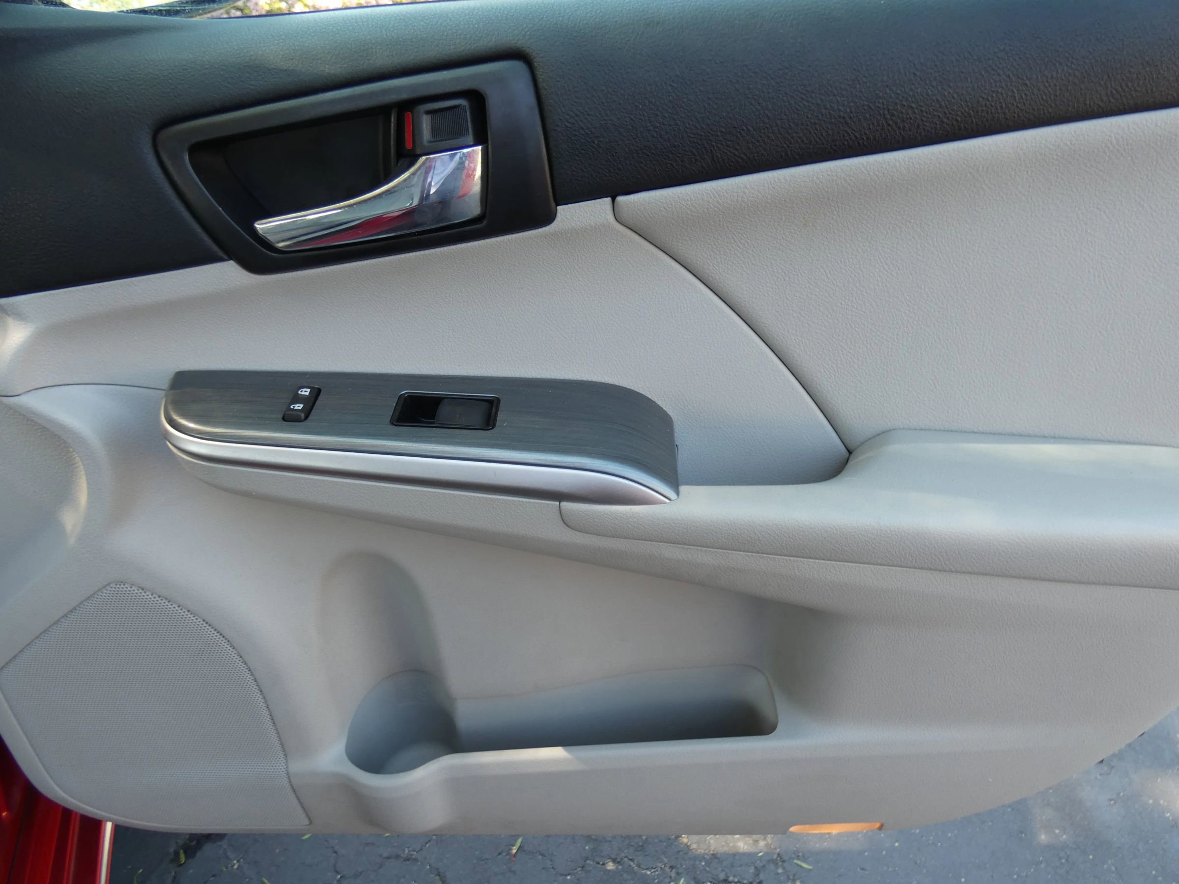 Used 2013 Toyota Camry XLE w/ Convenience Pkg image 34