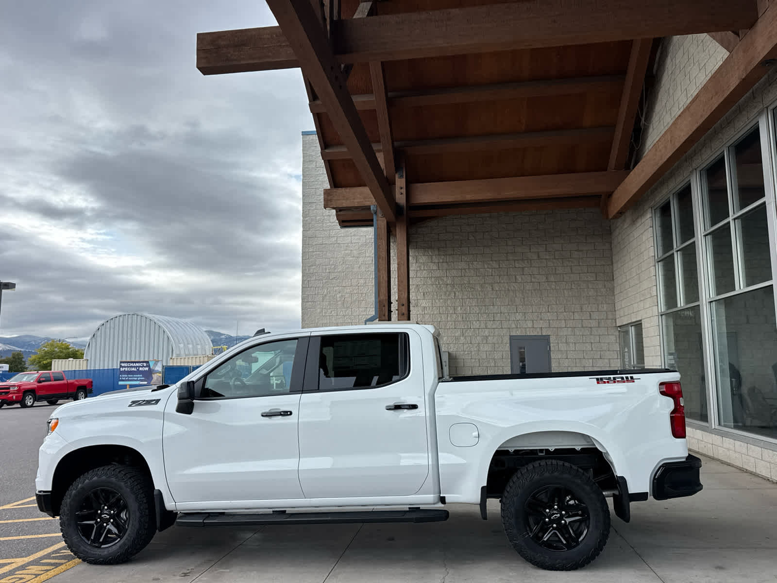 New 2026 Chevrolet Silverado 1500 LT Trail Boss w/ Convenience Package II image 2