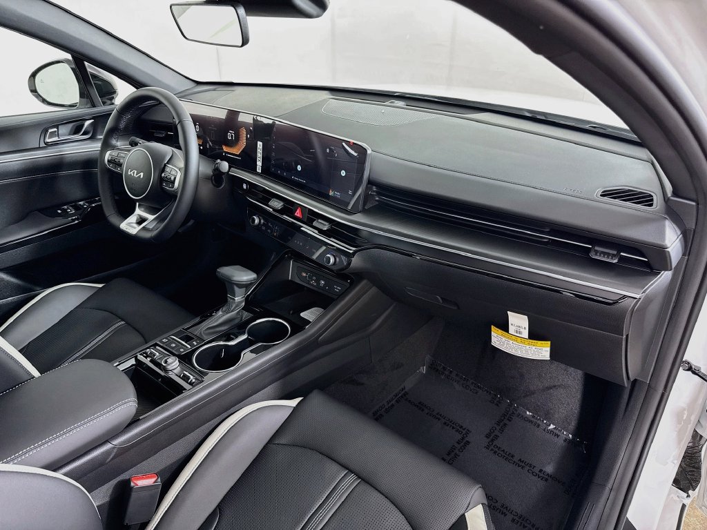 New 2027 Kia K5 GT-Line FWD image 32