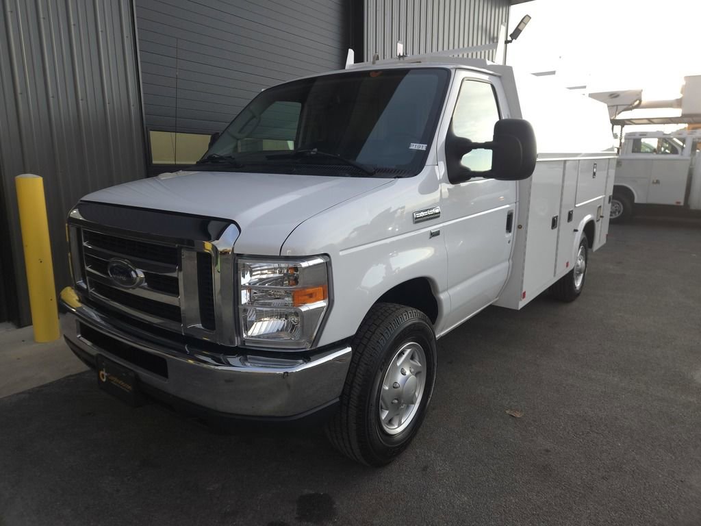 Used 2018 Ford E-350 and Econoline 350 Super Duty w/ Power Windows & Locks Group RWD image 2