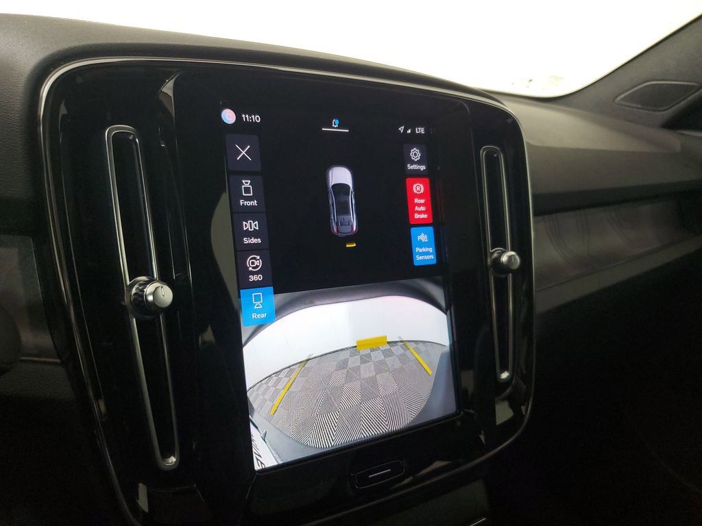 Used 2023 Volvo C40 P8 Recharge Ultimate image 31