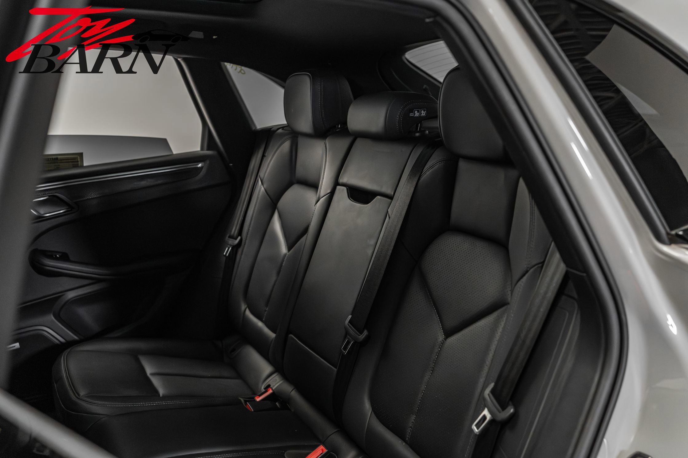 Used 2023 Porsche Macan S image 46