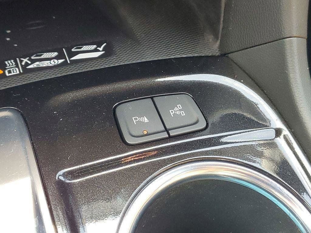 Certified 2023 Chevrolet Equinox Premier FWD image 18