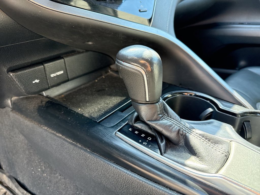 Used 2020 Toyota Camry SE FWD image 12