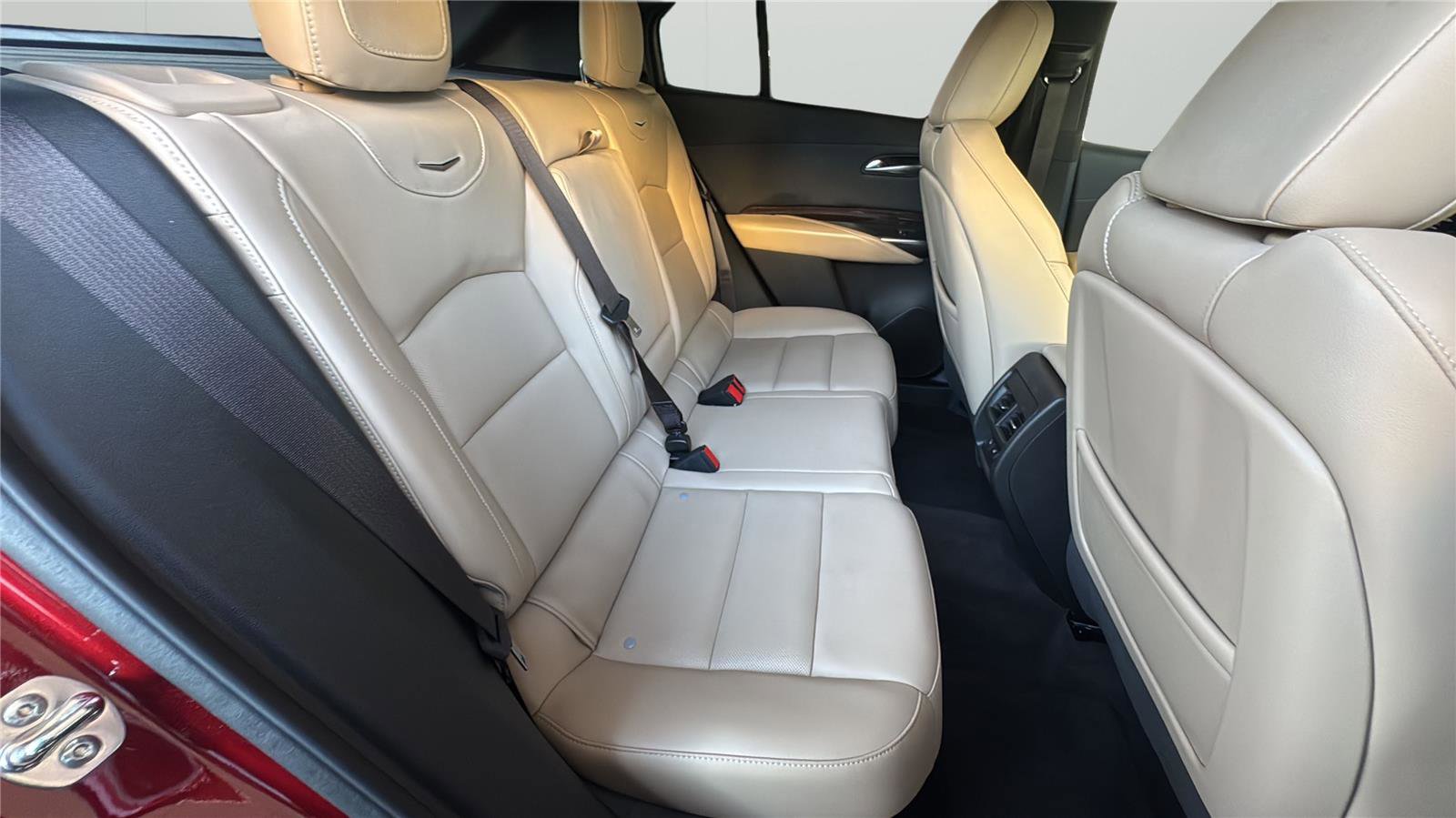 Used 2025 Cadillac XT4 Premium Luxury FWD image 13