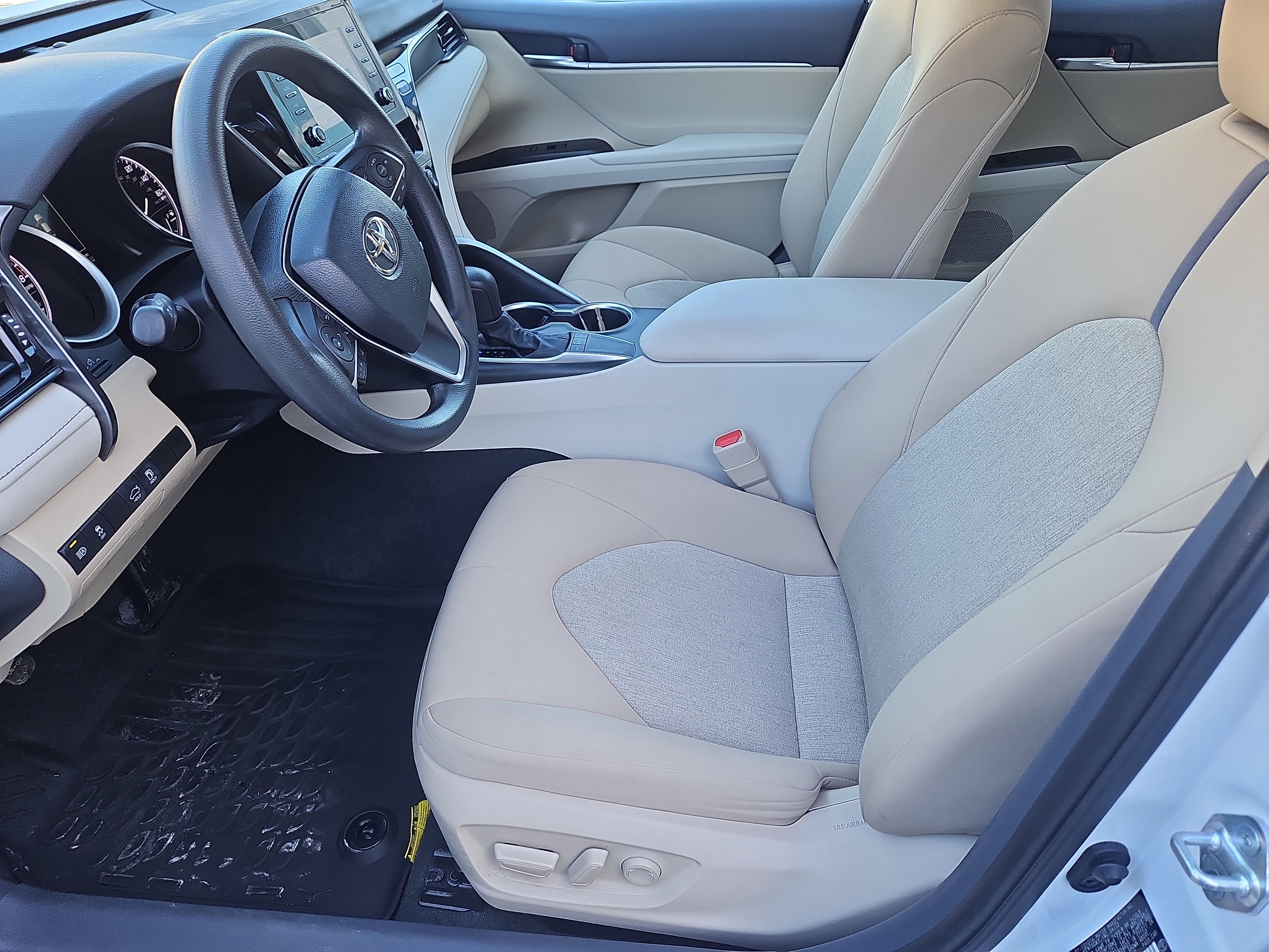 Used 2022 Toyota Camry LE image 24