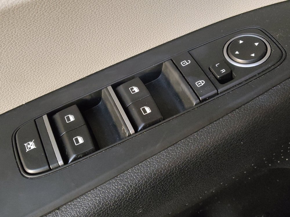 Used 2023 Kia Forte LXS image 27