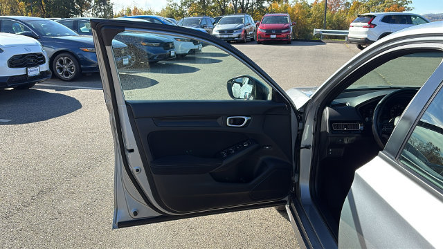 Used 2023 Honda Civic Sport image 9