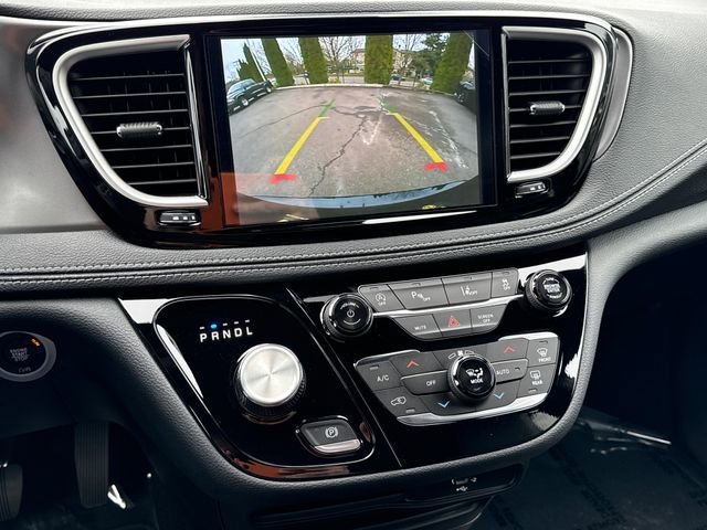 New 2026 Chrysler Pacifica Select AWD/4WD image 30
