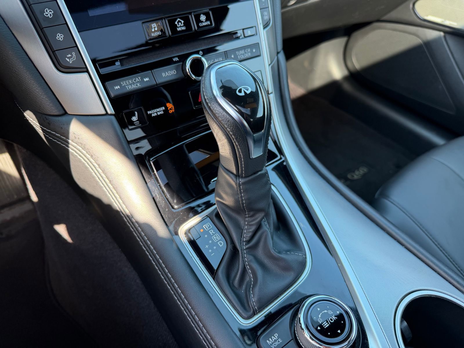 Used 2018 INFINITI Q60 3.0t Luxe w/ Sensory Package 3.0T Luxe RWD image 21