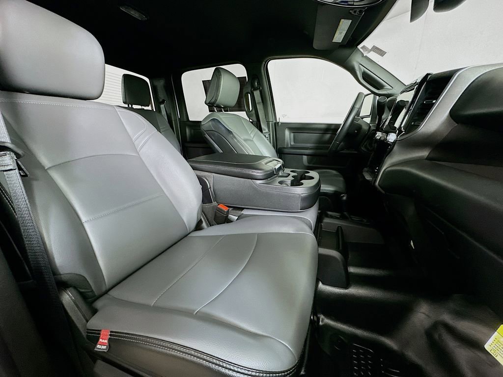 Used 2024 RAM 3500 Tradesman w/ Chrome Appearance Group image 12