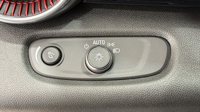 New 2026 Chevrolet Trax RS w/ Driver Confidence Package image 31
