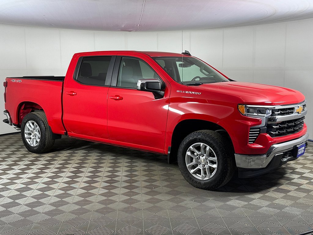 Used 2022 Chevrolet Silverado 1500 LT image 2