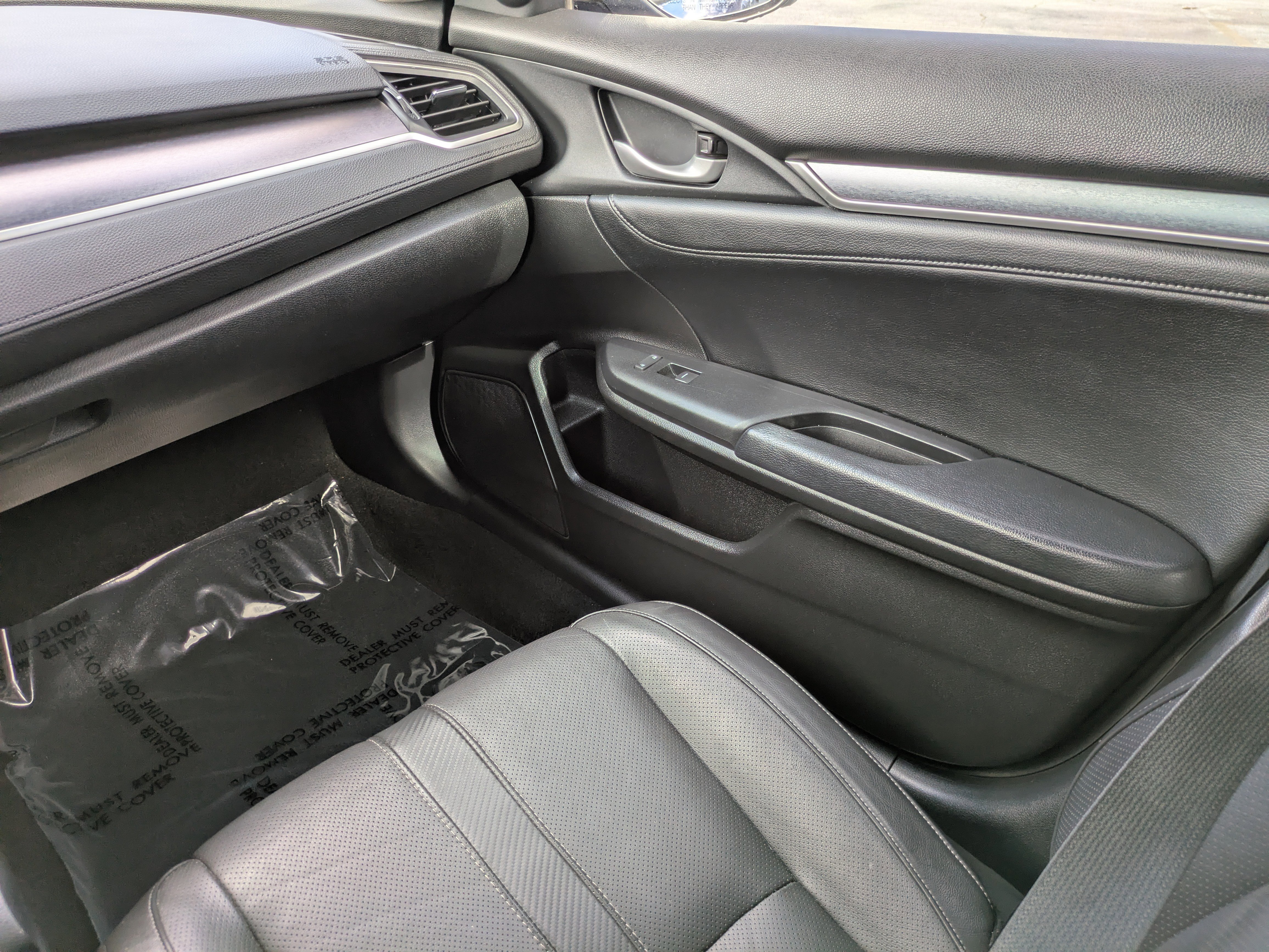 Used 2017 Honda Civic Touring image 9