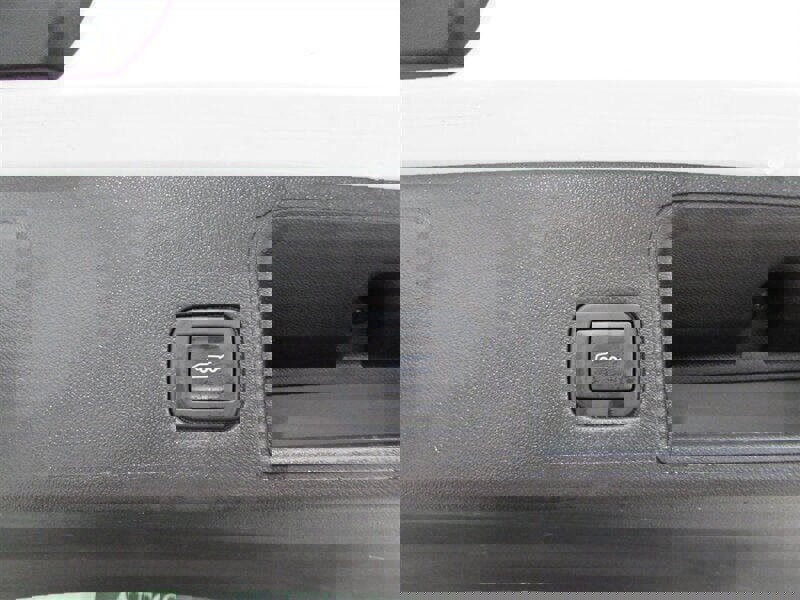 Used 2023 GMC Terrain SLT image 50