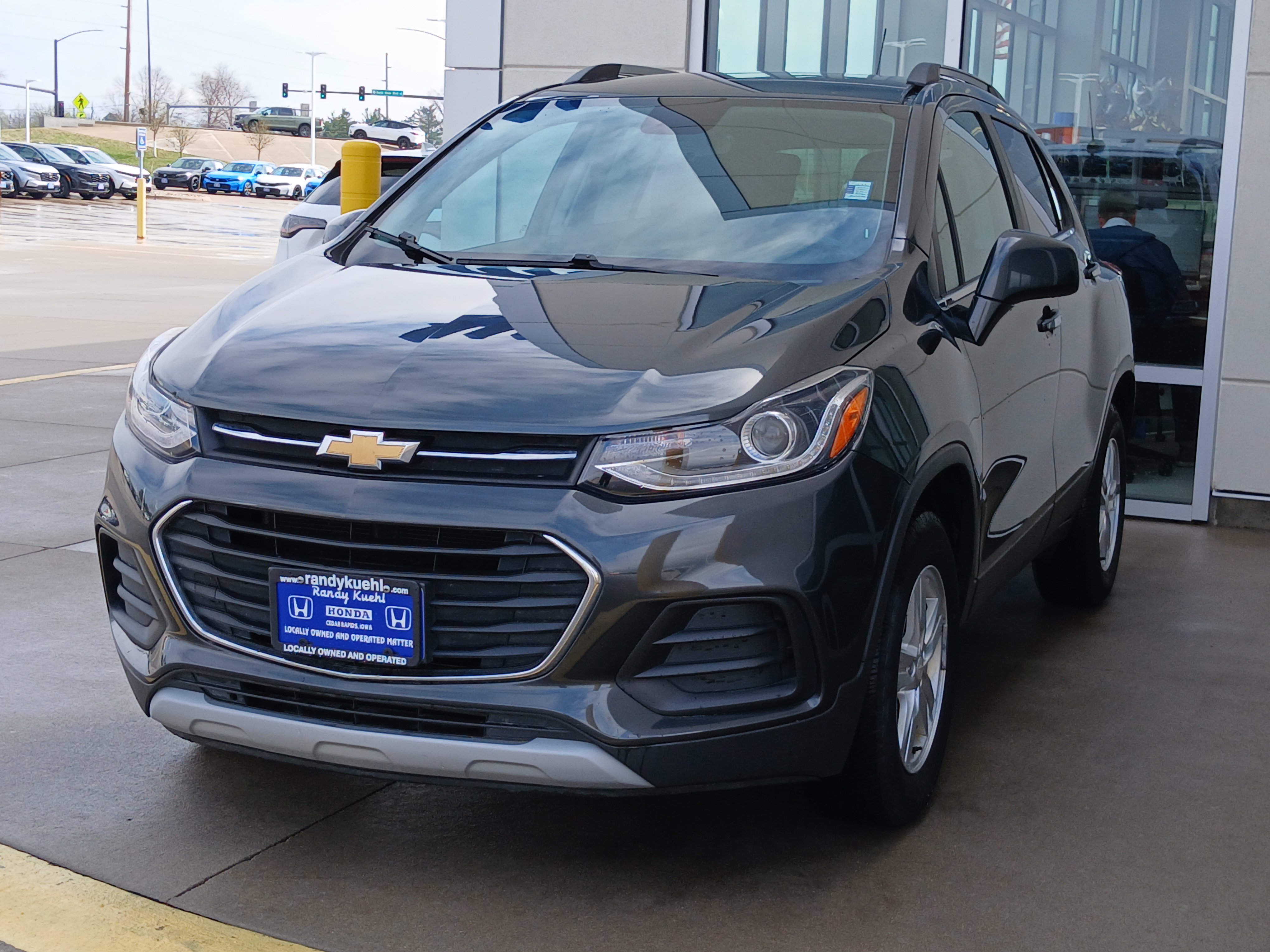 Used 2017 Chevrolet Trax LT w/ Driver Confidence Package AWD/4WD image 3