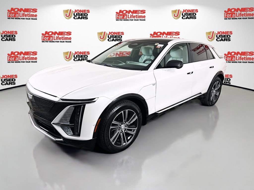 Used 2024 Cadillac Lyriq Luxury AWD/4WD image 14