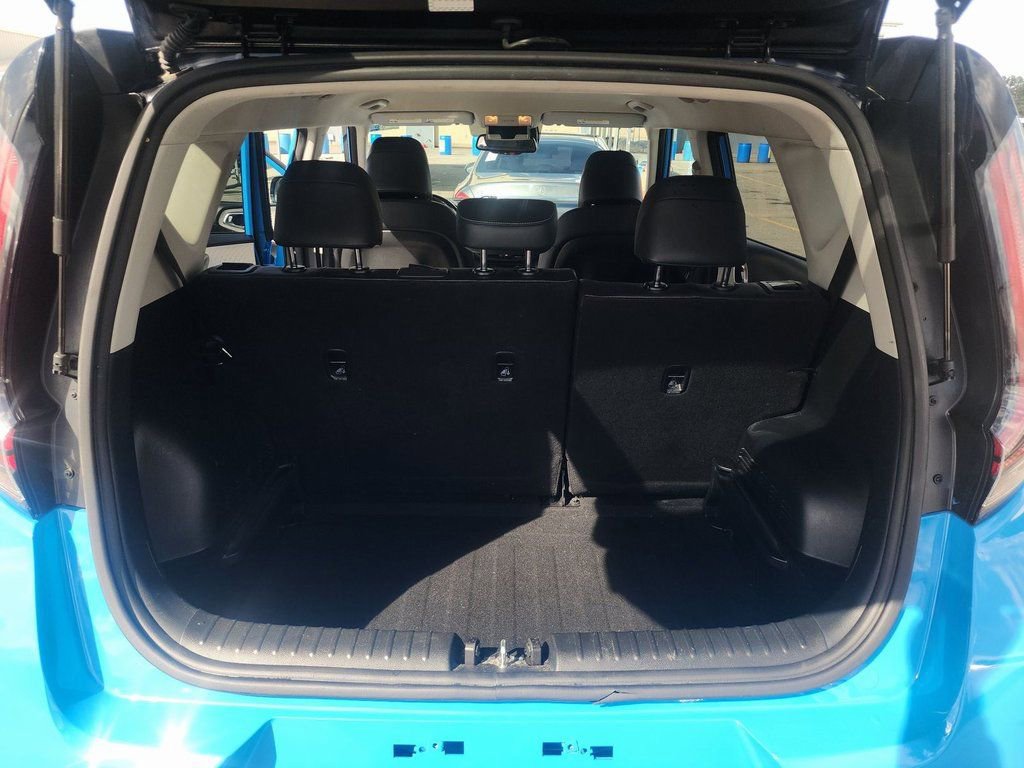 Used 2023 Kia Soul GT-Line image 16