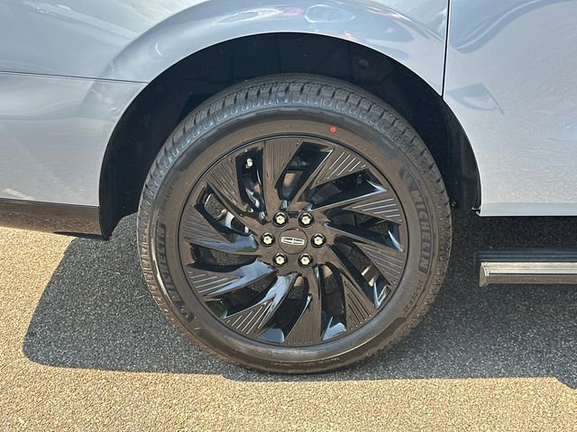 New 2026 Lincoln Navigator L Reserve AWD/4WD image 19