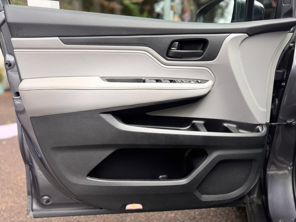 Used 2019 Honda Odyssey EX image 13