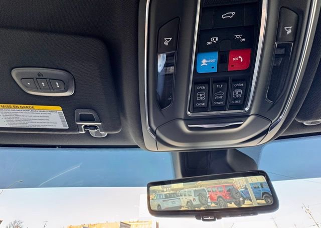 New 2025 Jeep Grand Cherokee L Limited w/ Luxury Tech Group II image 24