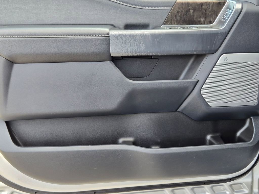 Used 2024 Ford F350 Lariat image 11