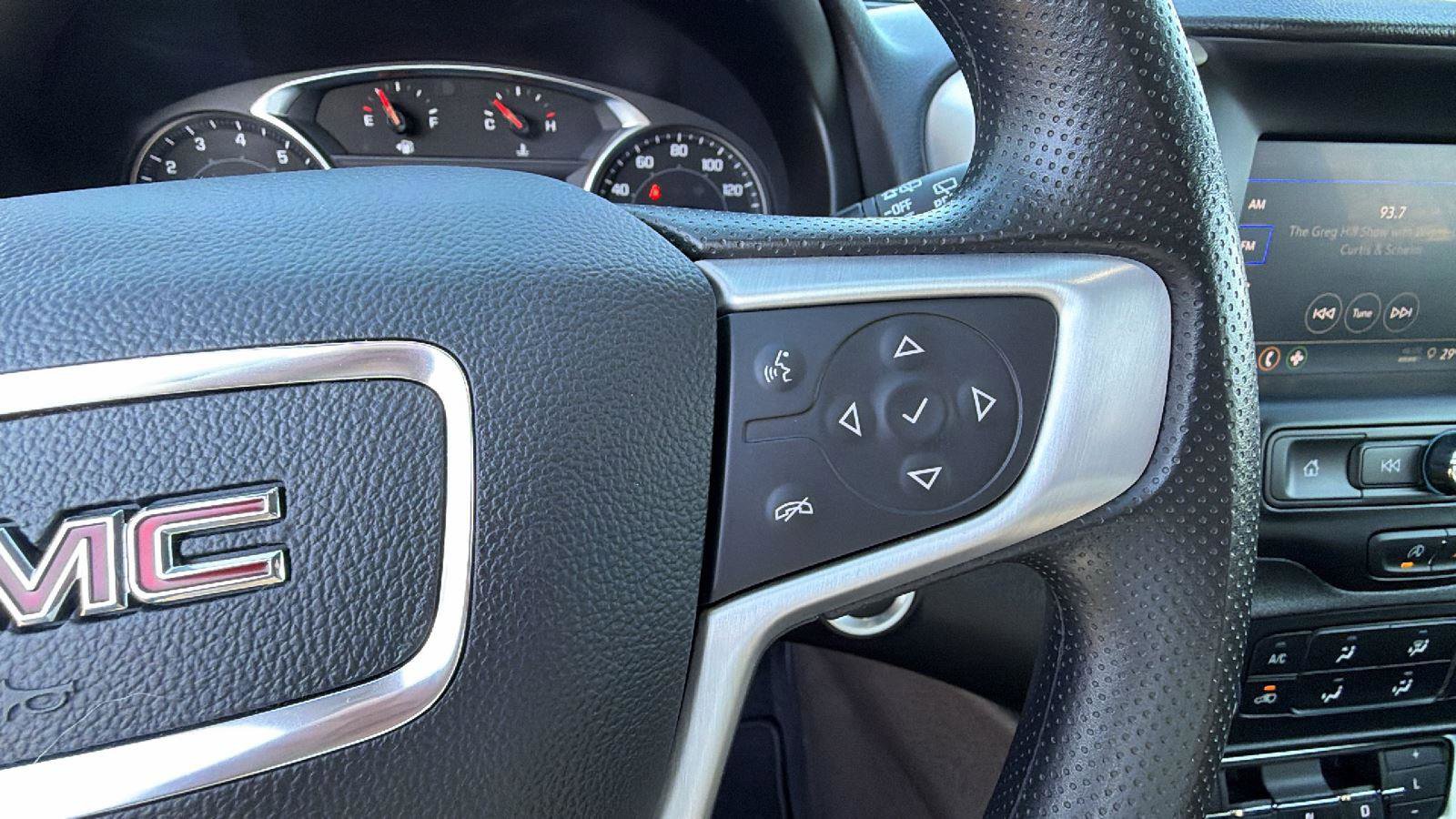 Used 2024 GMC Terrain SLE image 18