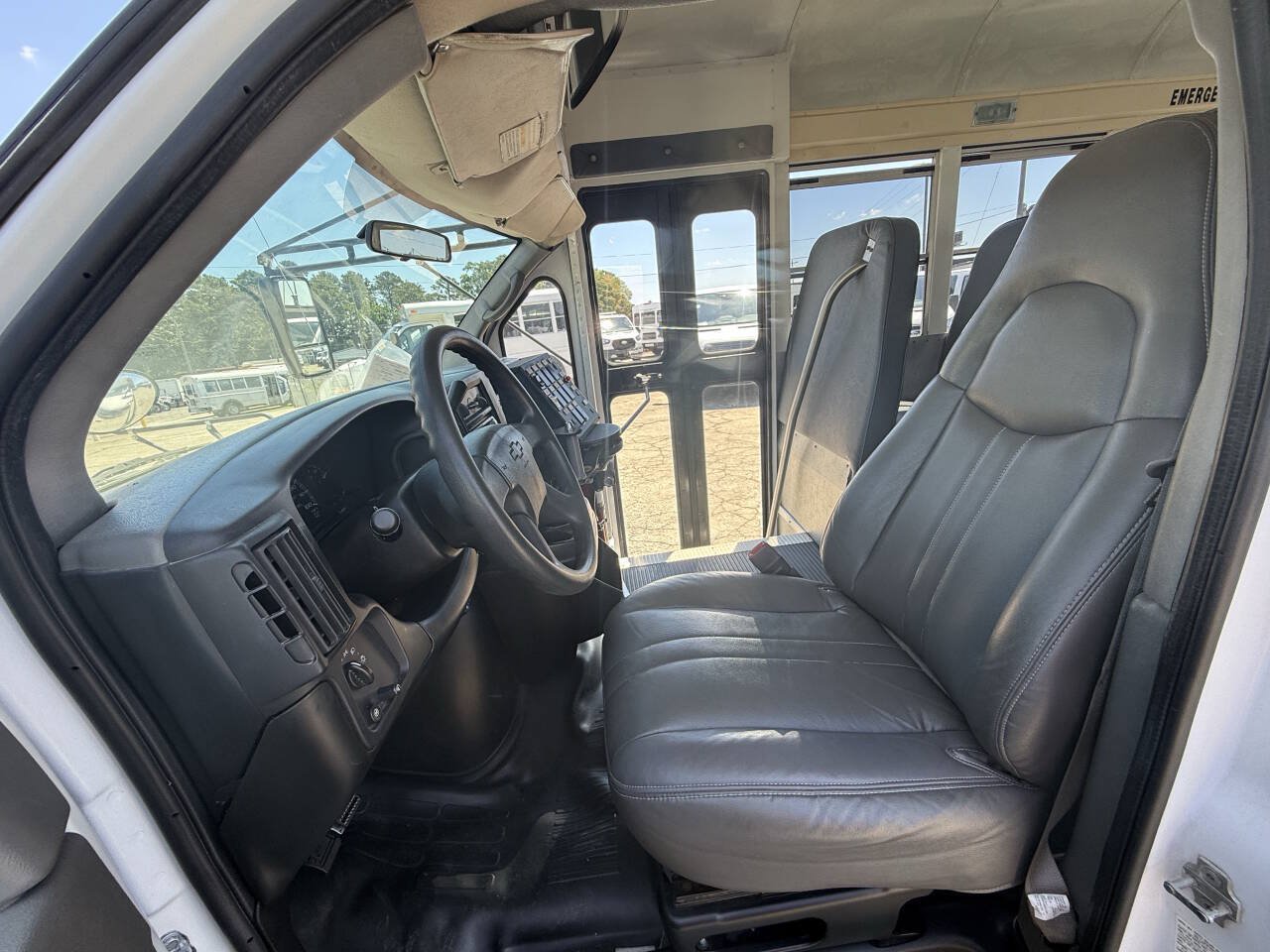 Used 2006 Chevrolet Express 3500 w/ School Bus Package RWD image 7