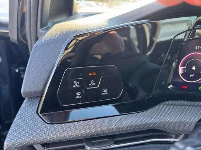 Certified 2024 Volkswagen Golf R image 9