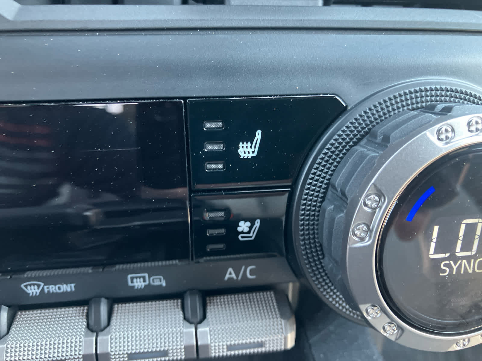 Used 2024 Toyota Tacoma Limited image 29