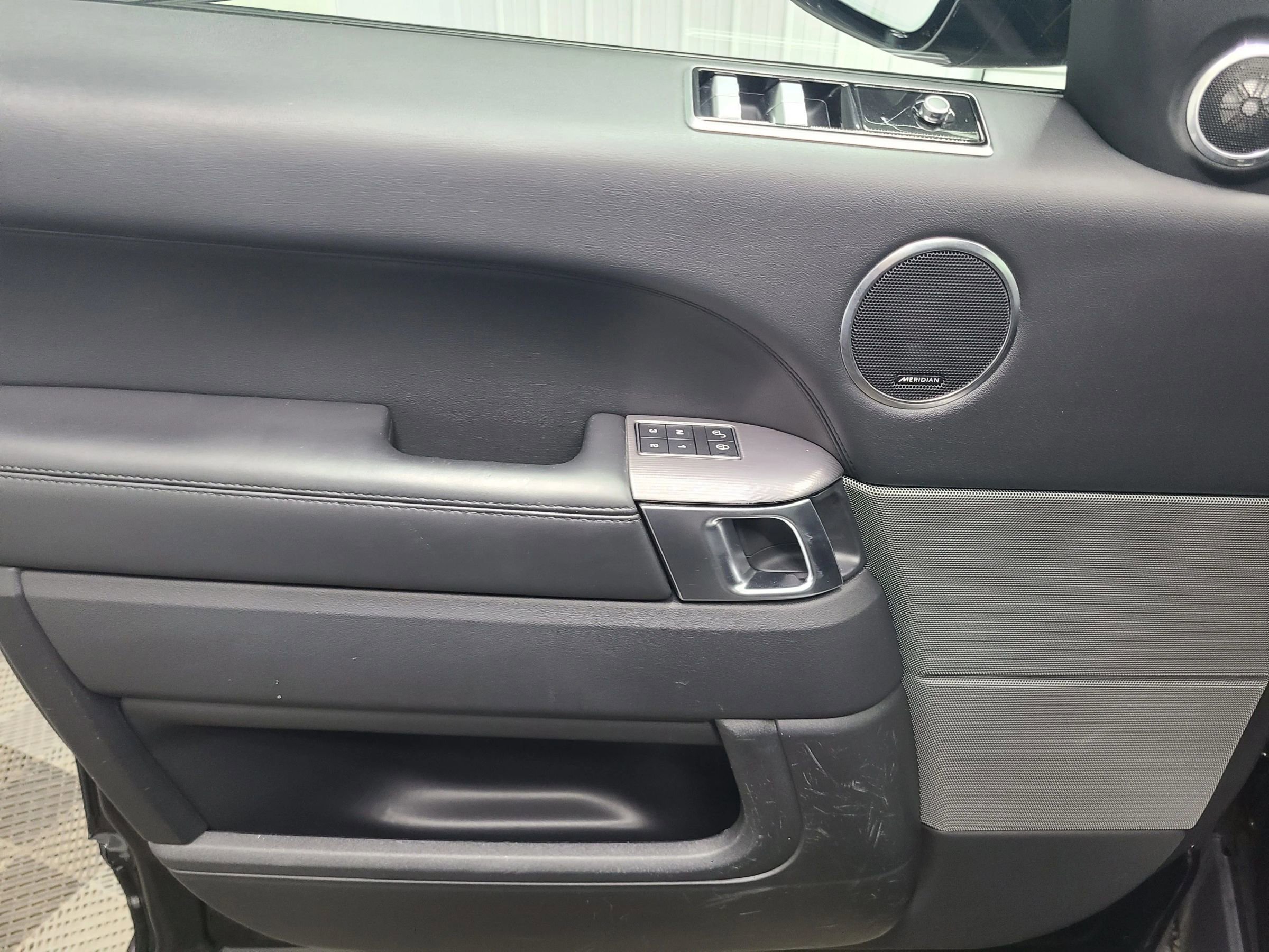 Used 2020 Land Rover Range Rover Sport HSE image 22