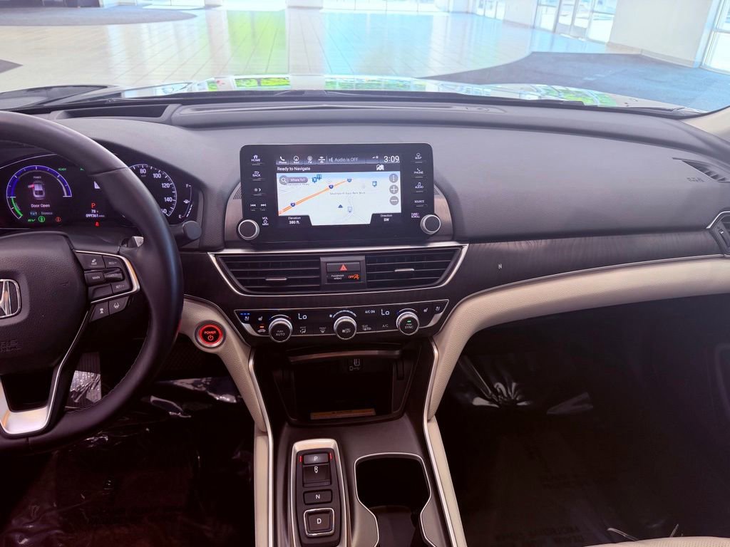 Used 2018 Honda Accord Touring image 27