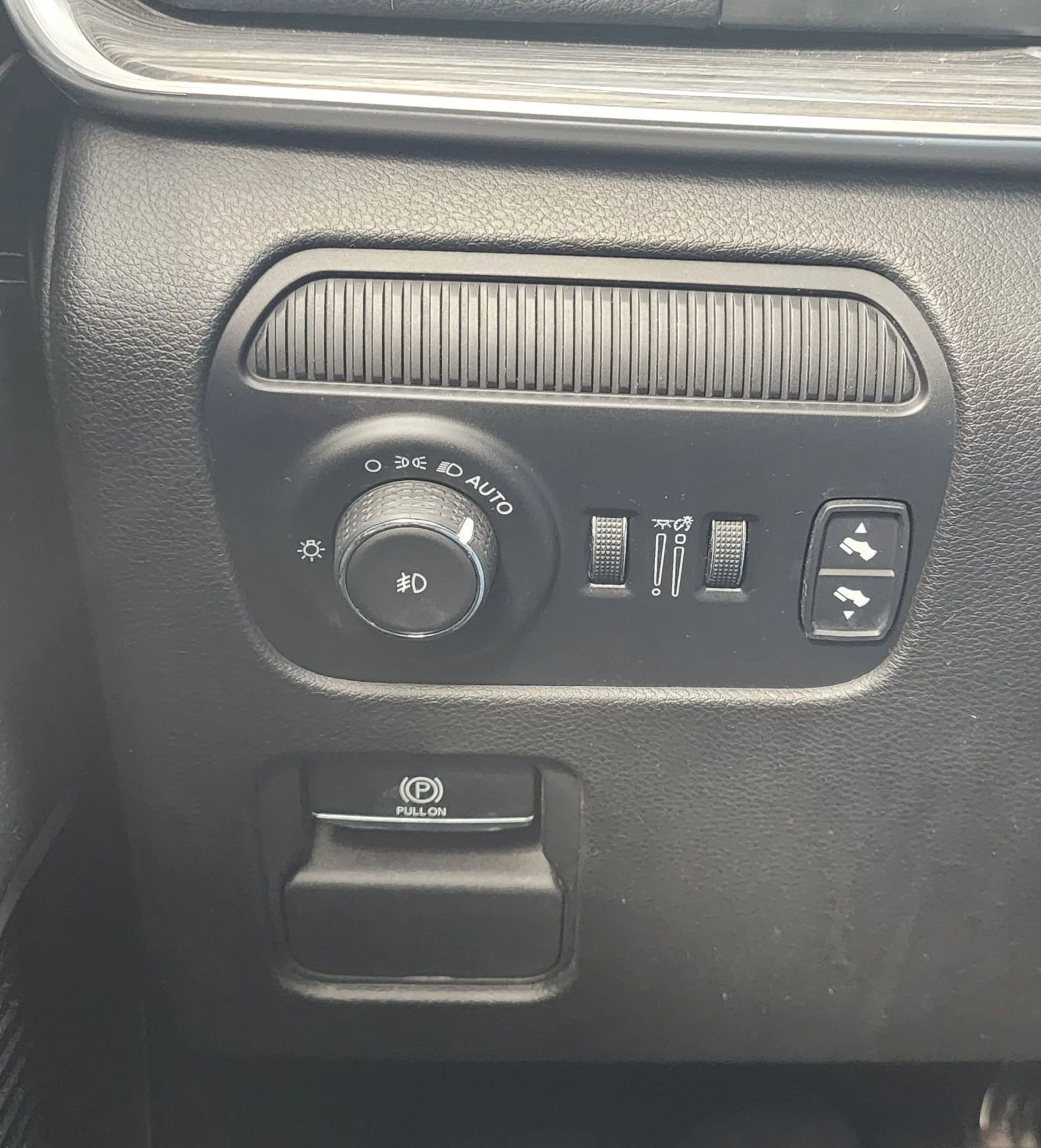 Used 2022 Jeep Wagoneer Series II AWD/4WD image 38