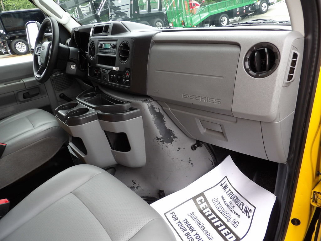 Used 2021 Ford E-350 and Econoline 350 Super Duty RWD image 25