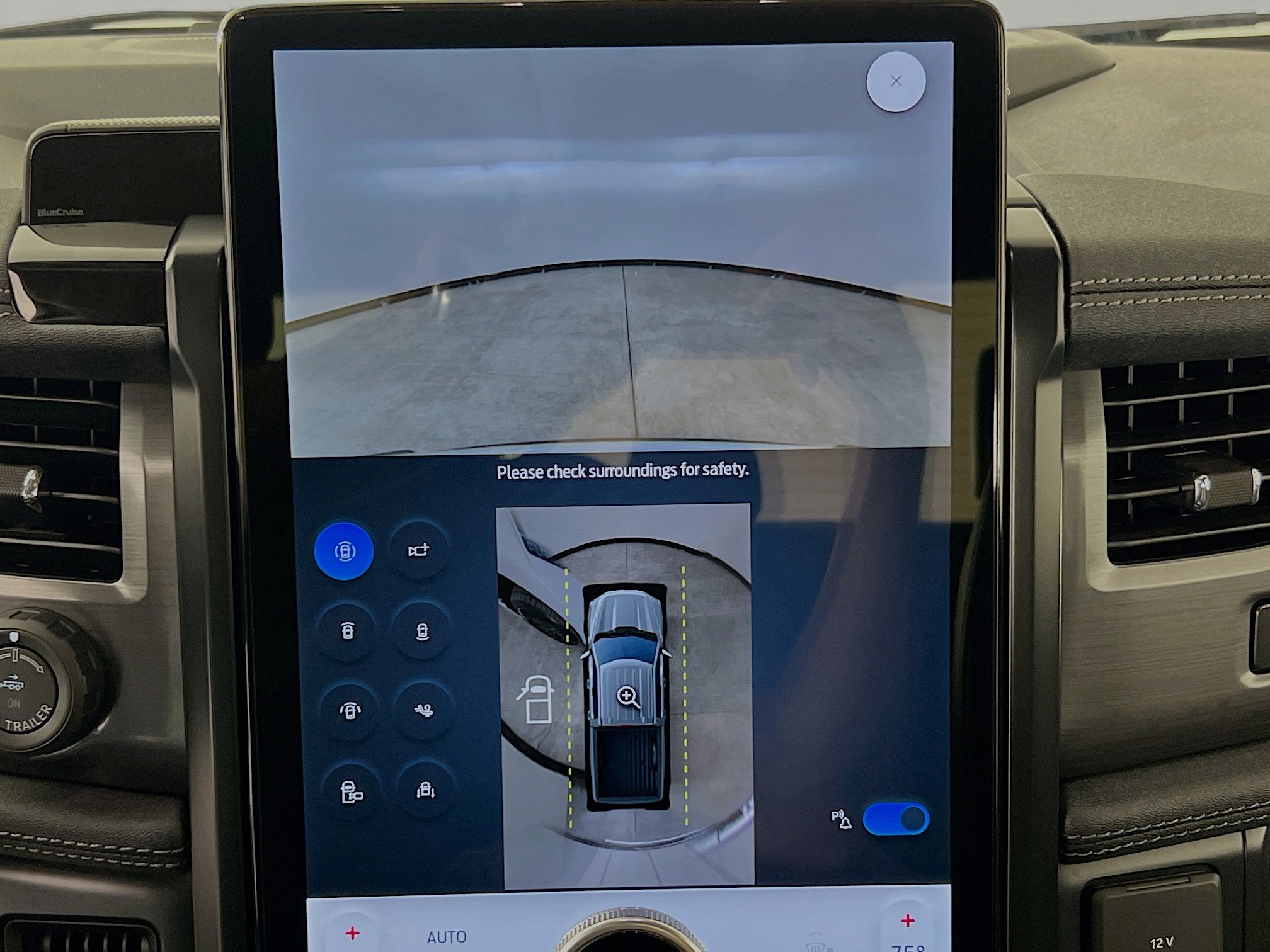 Used 2025 Ford F150 Lightning Flash image 14