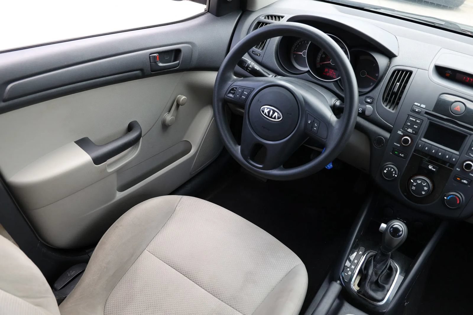 Used 2012 Kia Forte LX FWD image 12