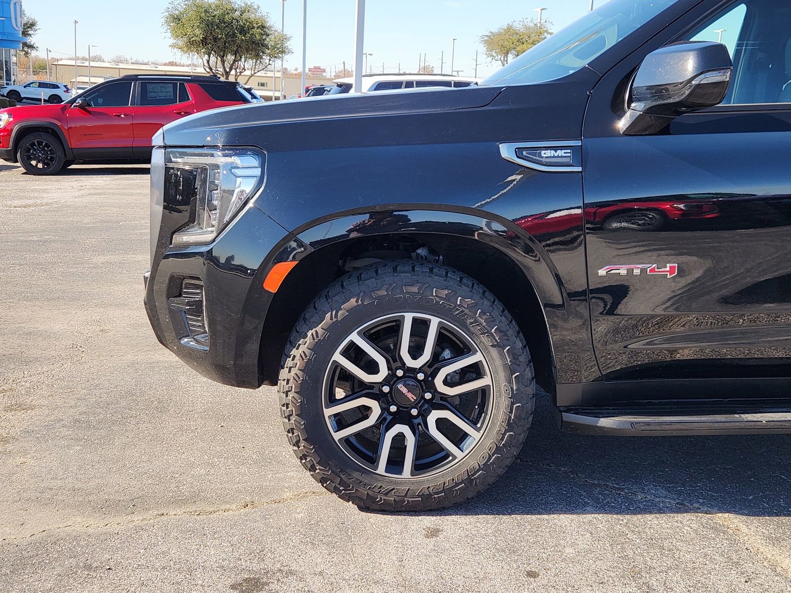 Used 2022 GMC Yukon AT4 image 9