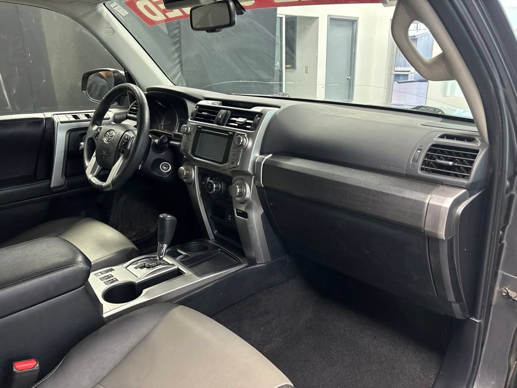 Used 2018 Toyota 4Runner SR5 Premium RWD image 11