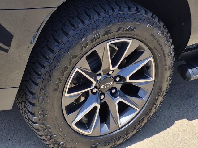 Used 2022 Chevrolet Suburban Z71 AWD/4WD image 10