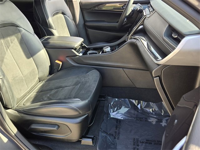 Used 2022 Jeep Grand Cherokee L Laredo image 18