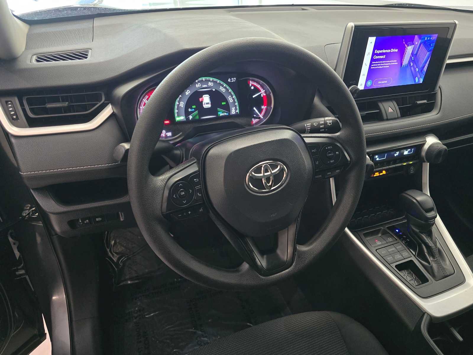 Used 2023 Toyota RAV4 LE AWD/4WD image 2