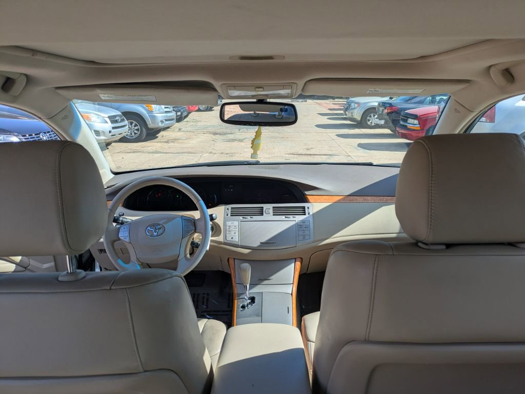 Used 2005 Toyota Avalon XLS FWD image 12