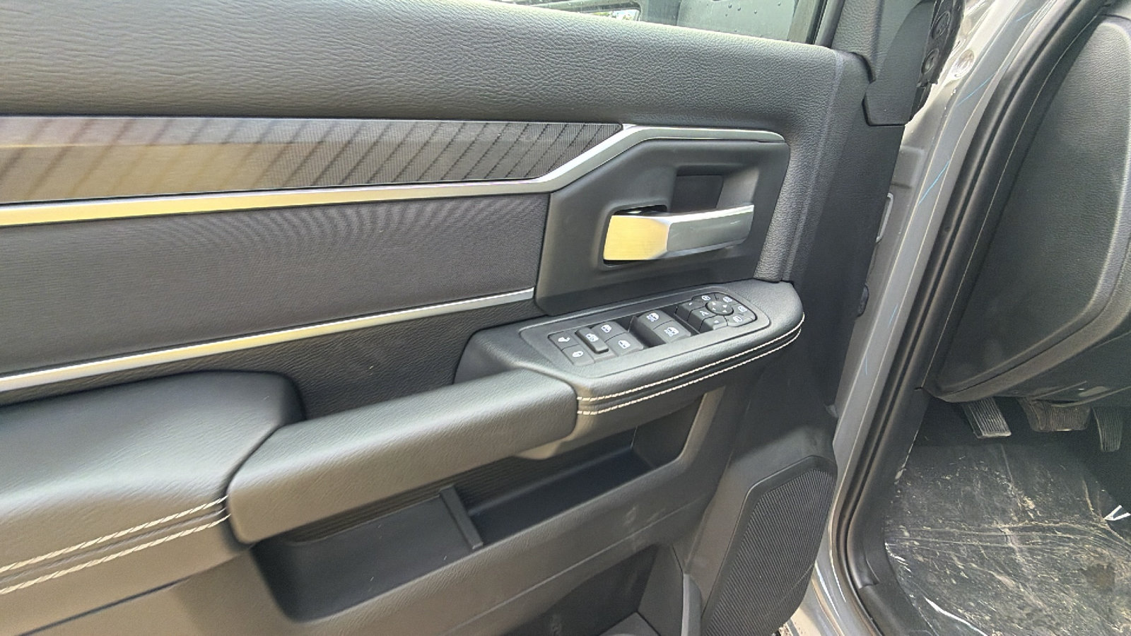 New 2026 RAM 3500 Big Horn AWD/4WD image 15
