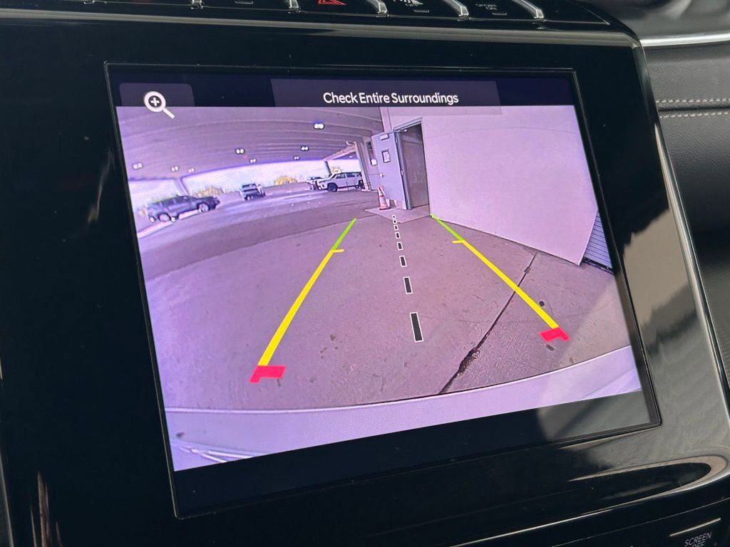 Used 2025 Jeep Grand Cherokee L Laredo image 17