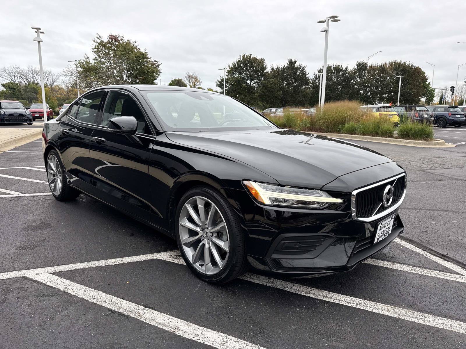 Used 2019 Volvo S60 T5 Momentum w/ Premium Package FWD image 4