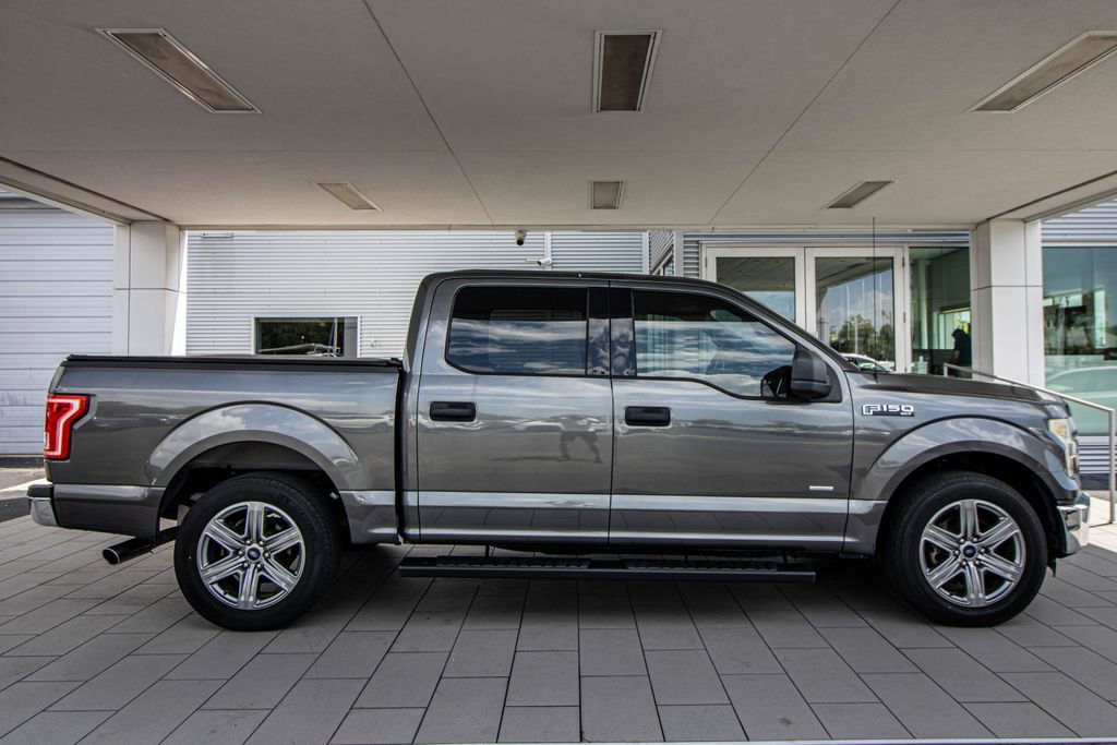 Used 2015 Ford F150 XLT w/ Trailer Tow Package RWD image 3